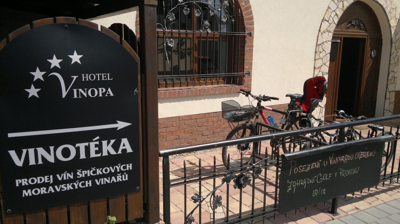 Hotel Vinopa Густопече Экстерьер фото