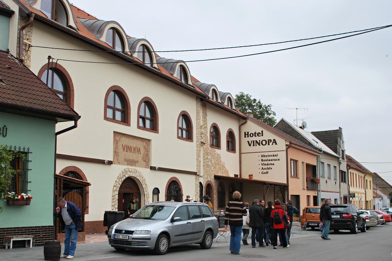 Hotel Vinopa Густопече Экстерьер фото