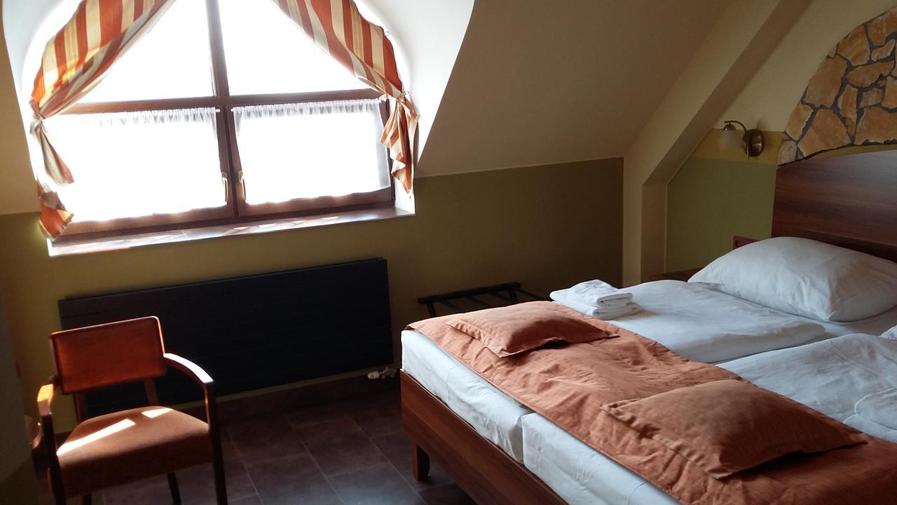 Hotel Vinopa Густопече Экстерьер фото