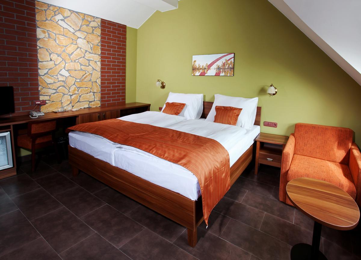 Hotel Vinopa Густопече Экстерьер фото